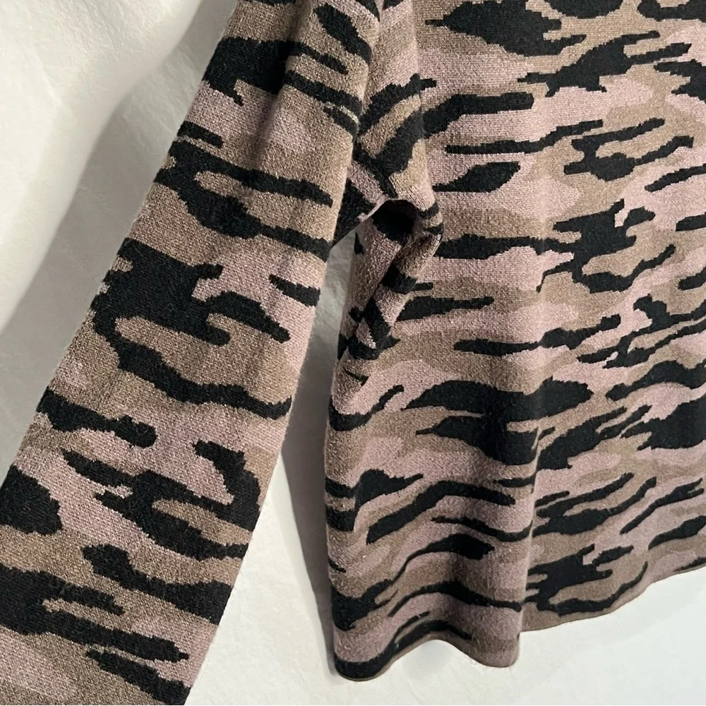 Tahari Women’s Pullover Sweater Green Multicolor Camo Long Sleeve Mock Neck‎ L